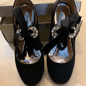 Children’s black dress shoe size 4